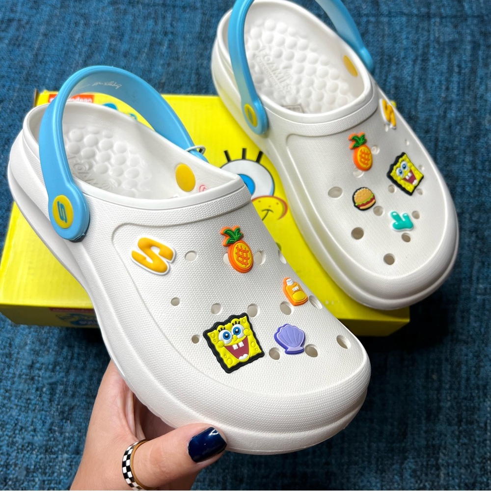 Skechers Spongebob Squarepants Foamies Slip On Shoes in White Women's Size 6